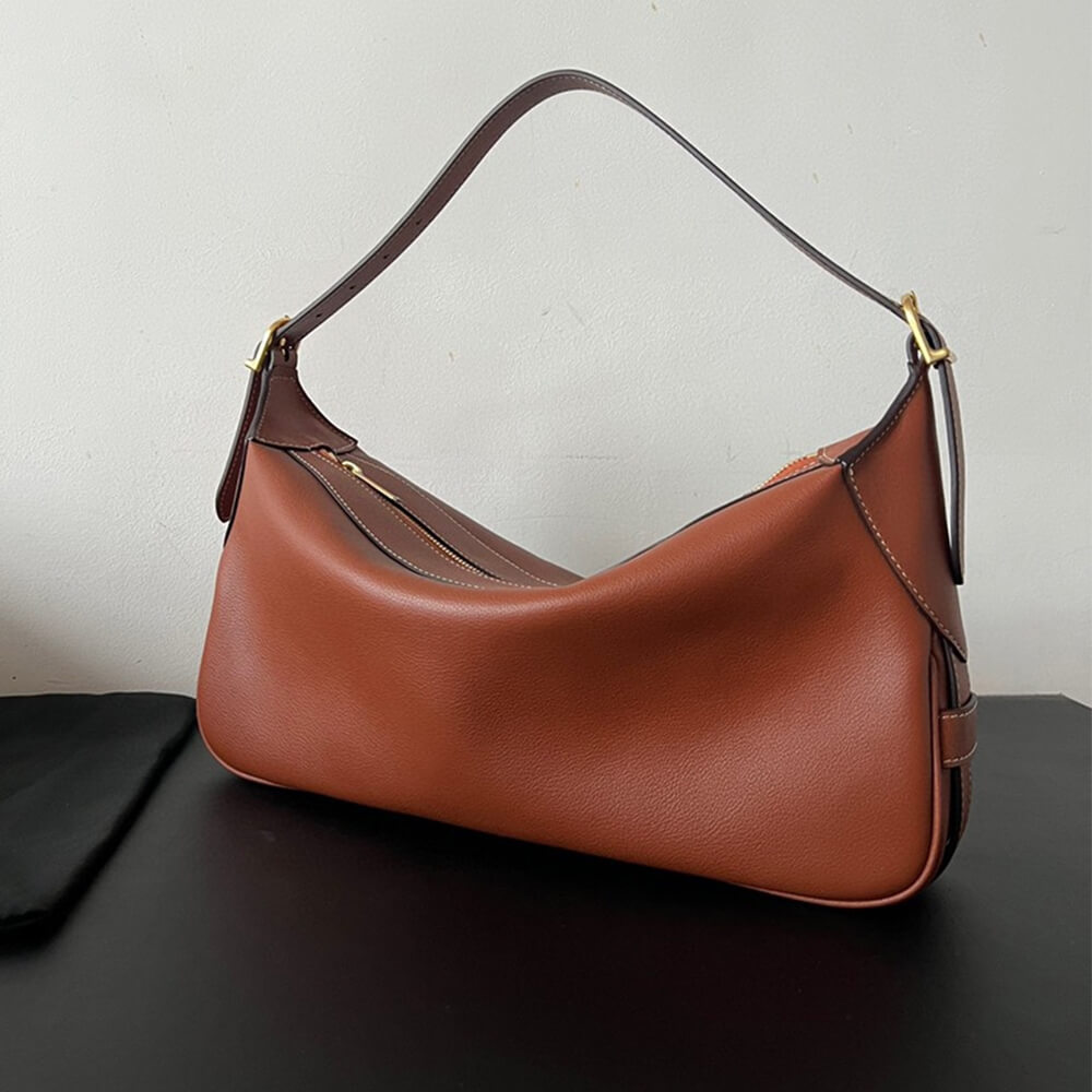 Ce**e romy medium bag in soft calfskin