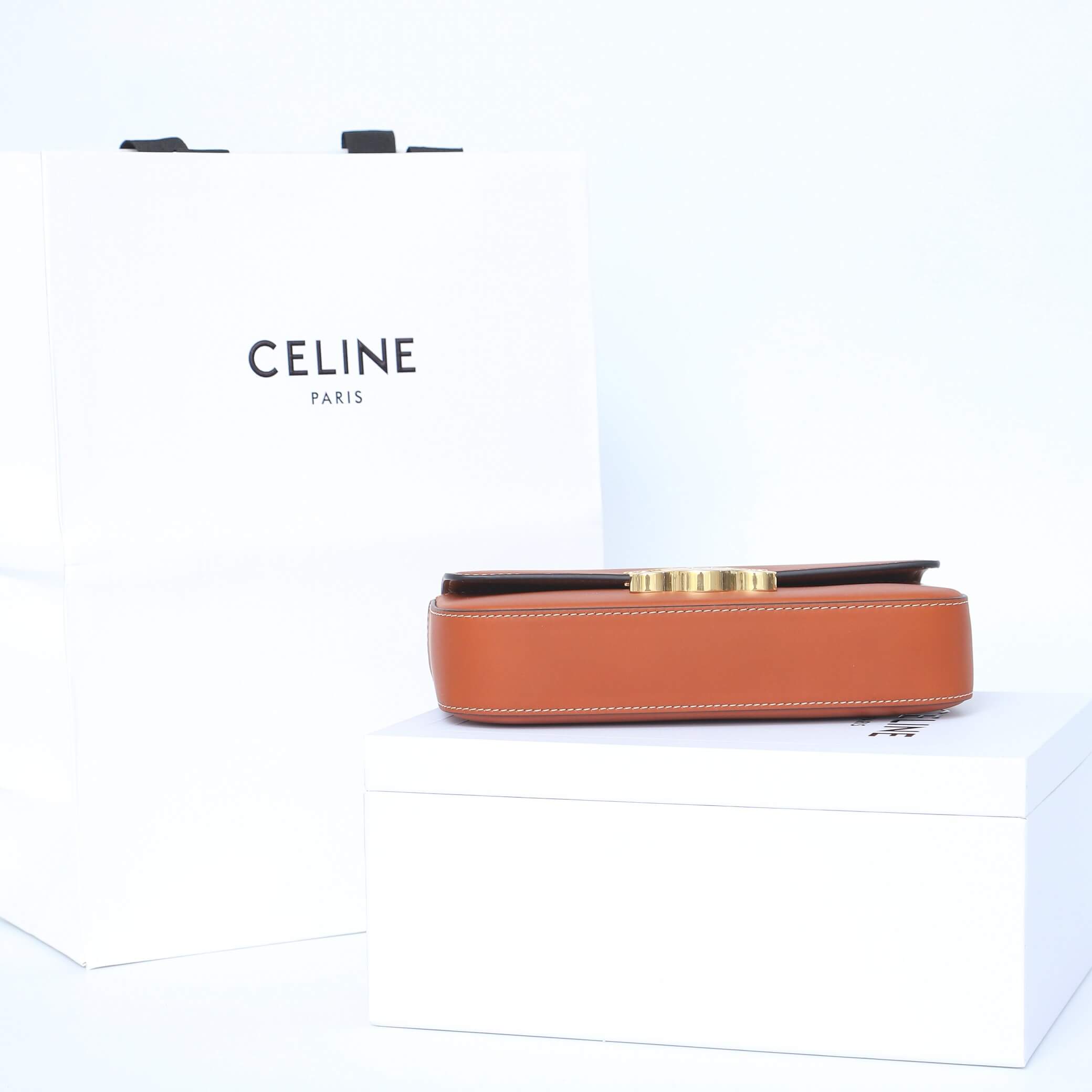 Ce**e claude shiny cowhide leather chain shoulder bag