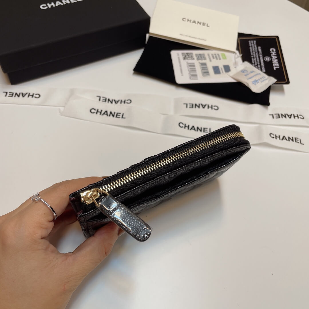 Ch*el classic zipped card holder