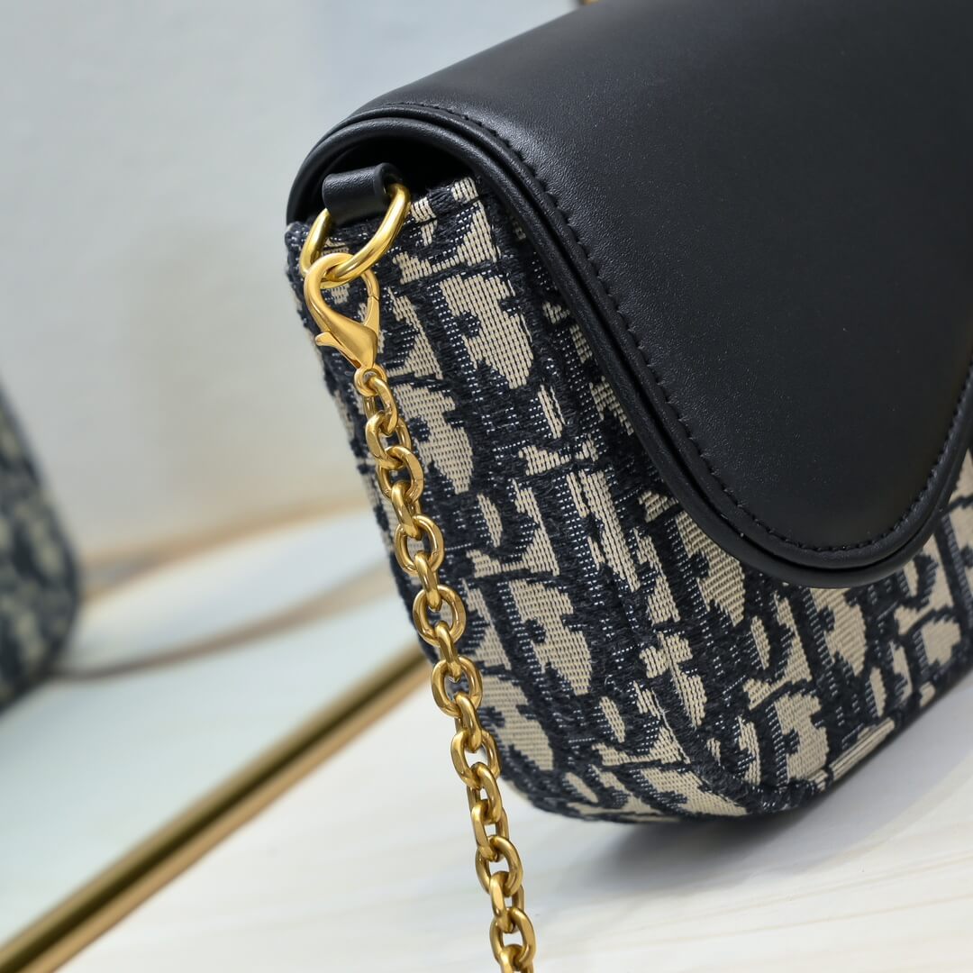 D*or saddle pouch with chain