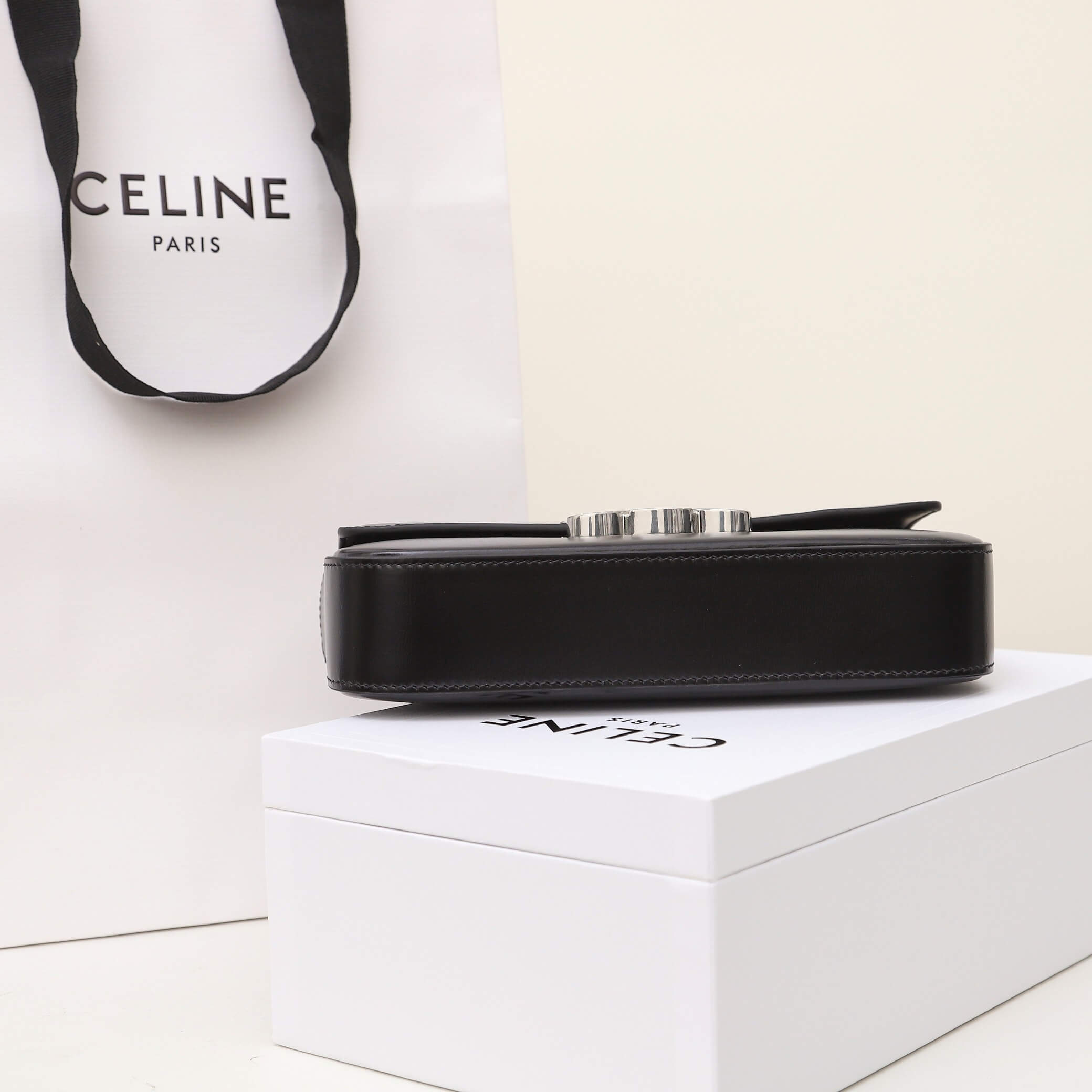 Ce**e claude shiny cowhide leather chain shoulder bag