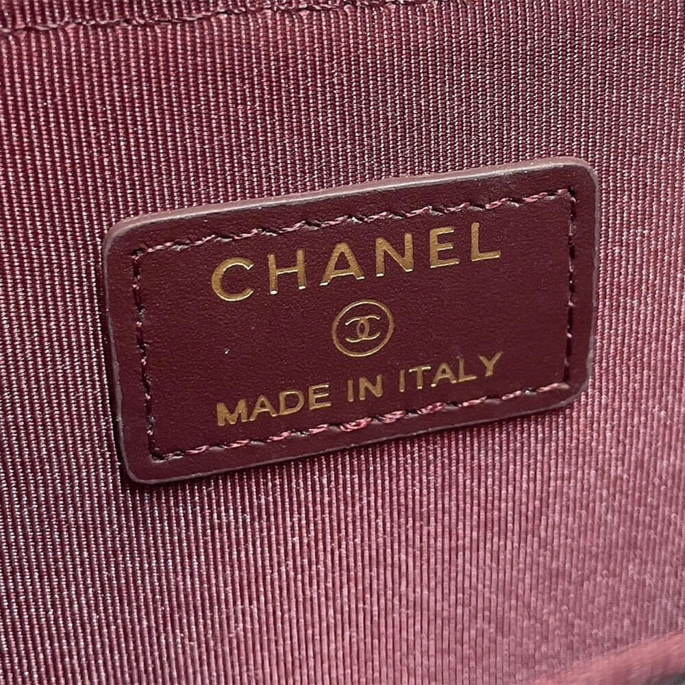 Ch*el classic zipped card holder