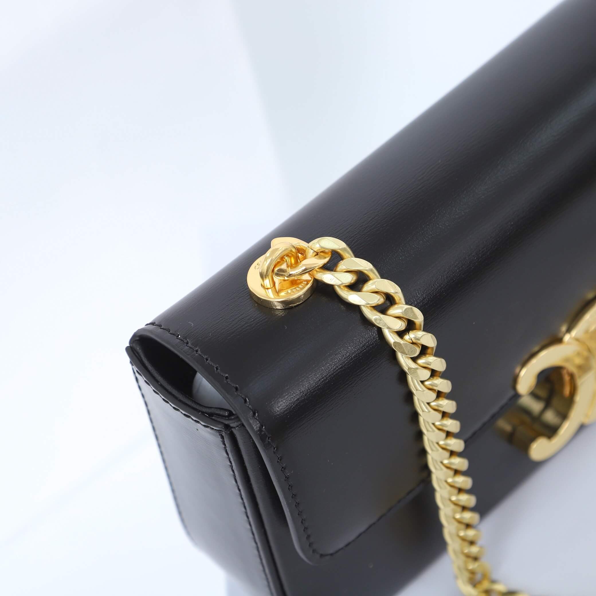 Ce**e claude shiny cowhide leather chain shoulder bag