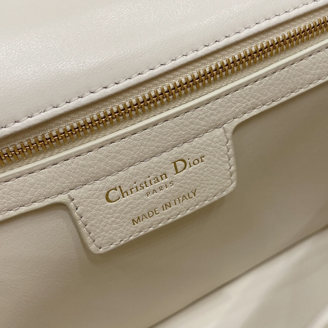 medium D*or caro bag