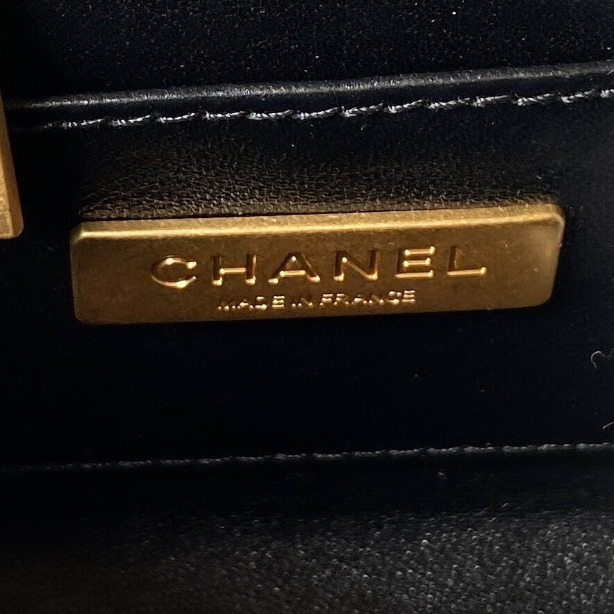 Ch*el 23s handle cosmetic bag(high-end grade)
