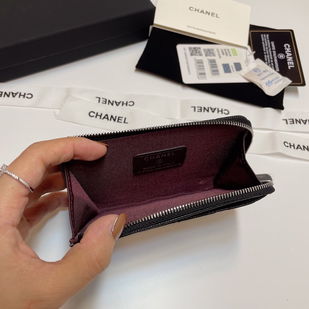 Ch*el classic zipped card holder