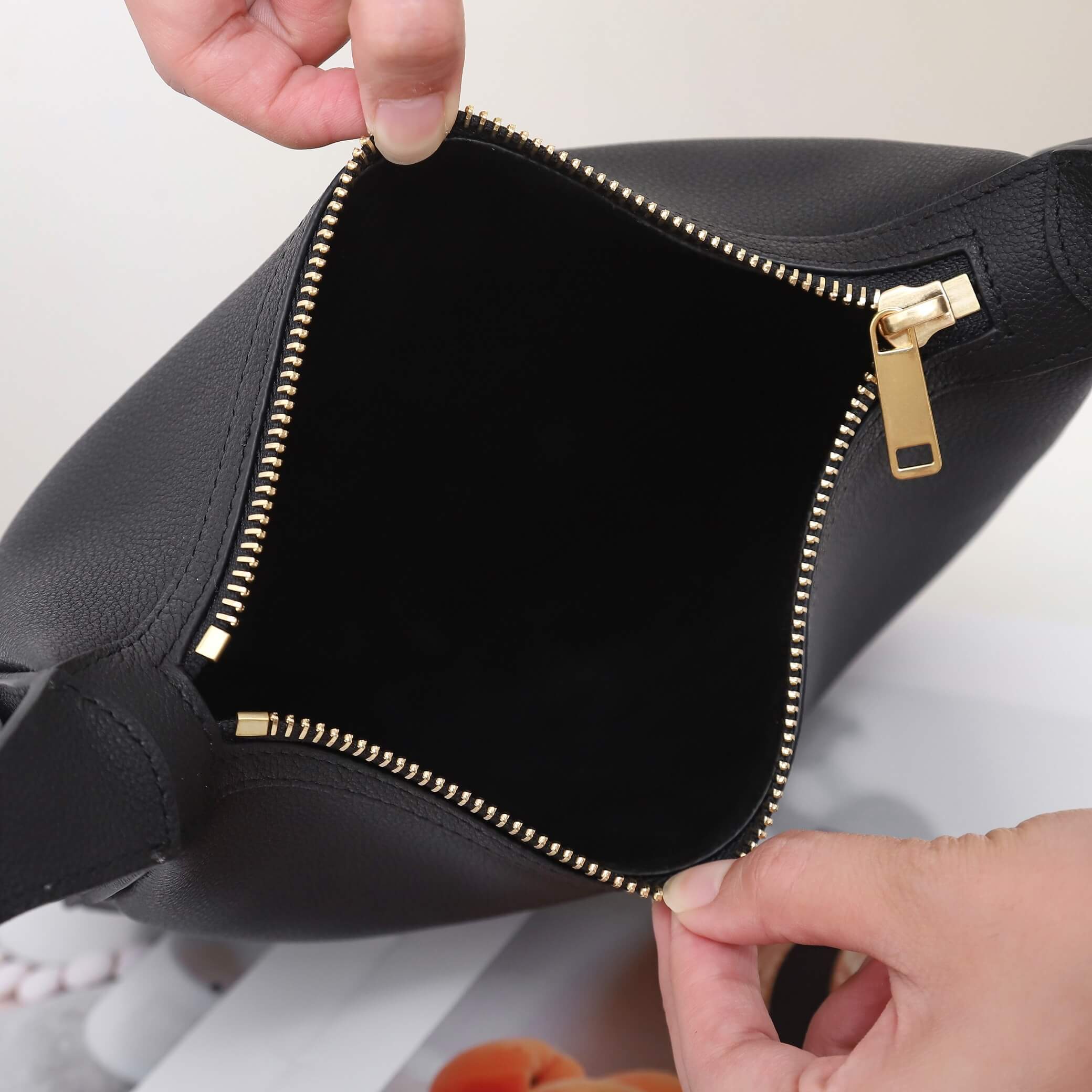 Ce**e heloÏse triomphe small bag in soft calfskin