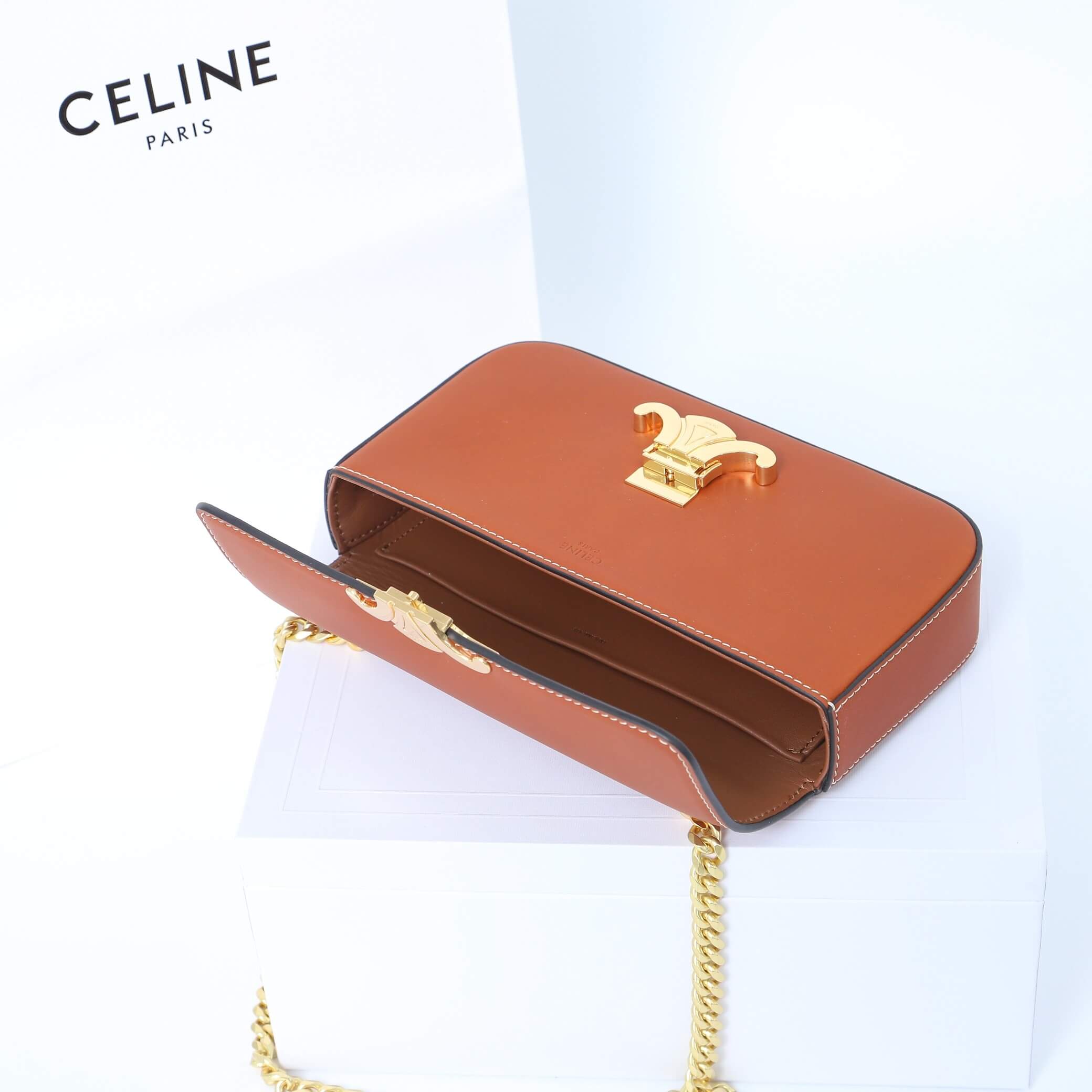 Ce**e claude shiny cowhide leather chain shoulder bag
