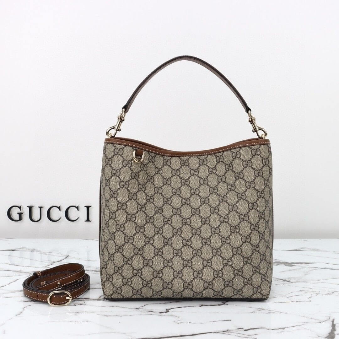 GG Emblem small shoulder bag