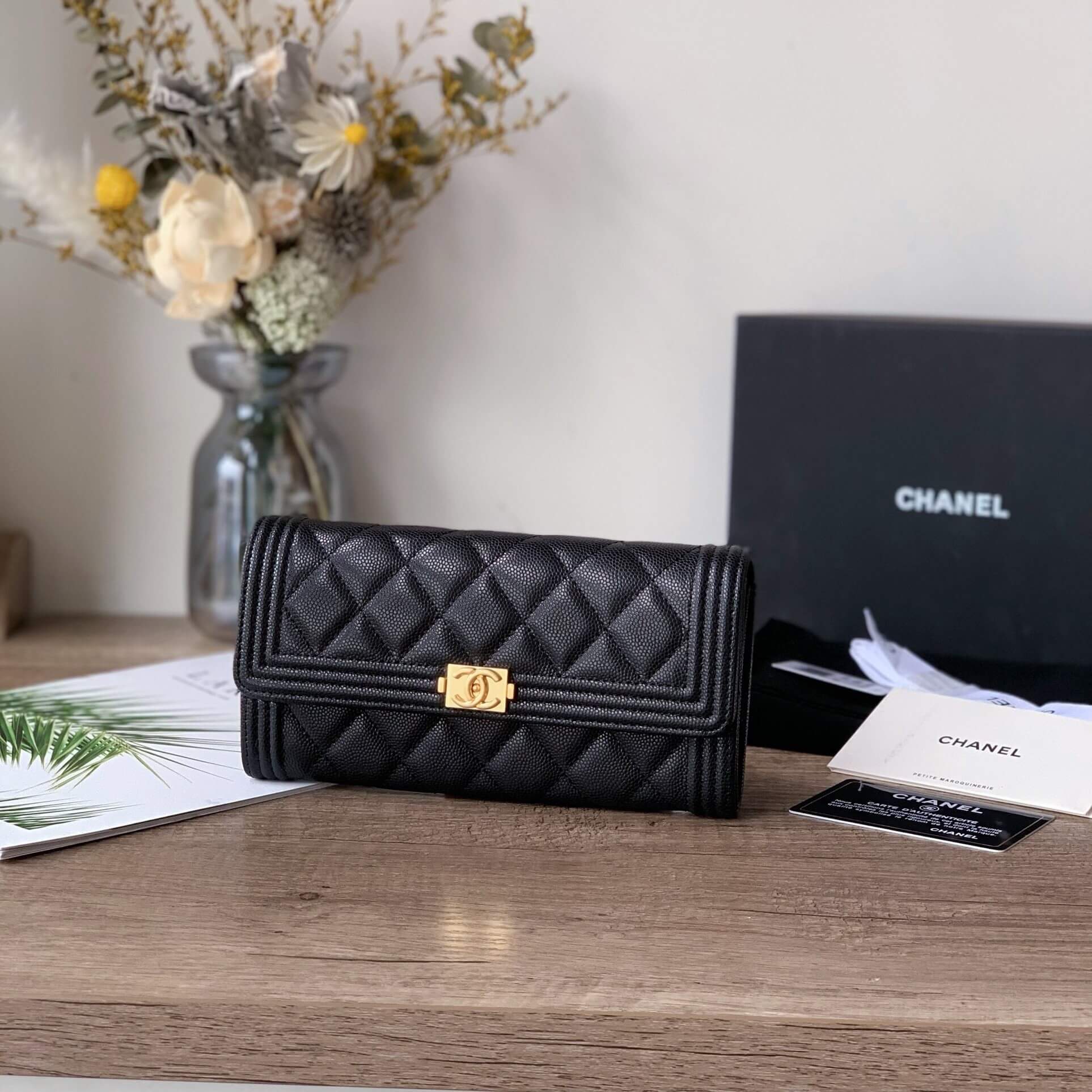 Ch*el classic long wallet