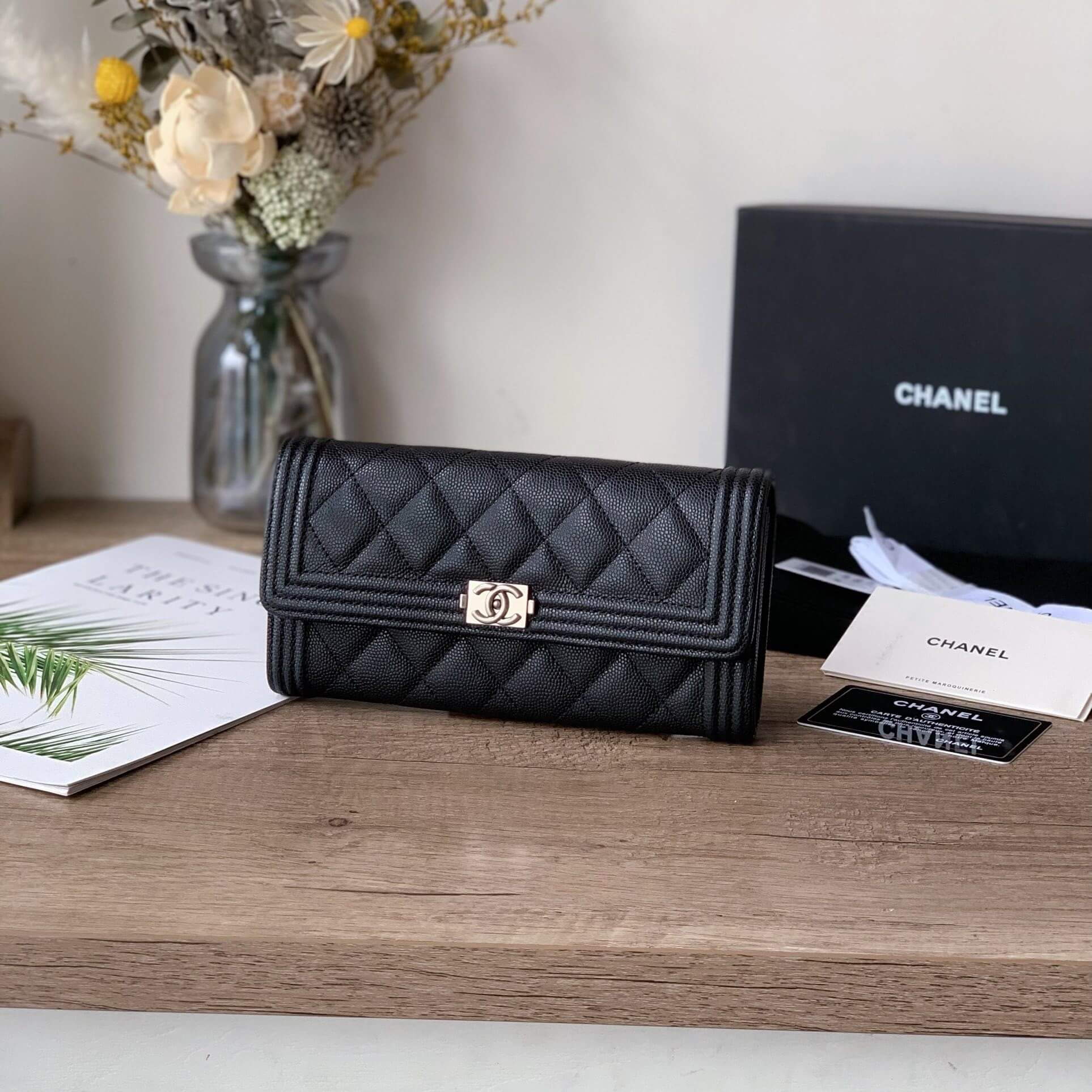 Ch*el classic long wallet