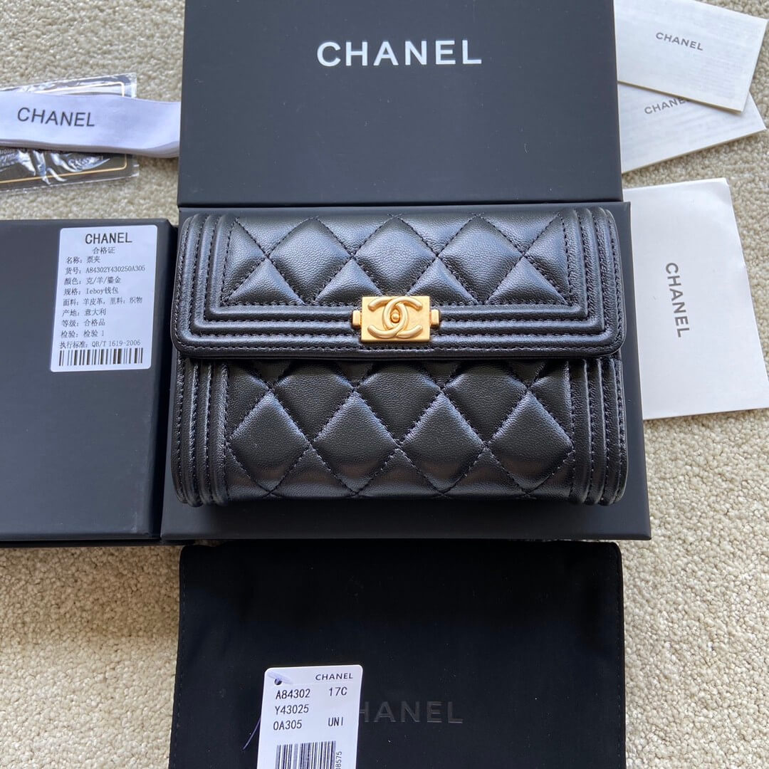 Ch*el boy long wallet