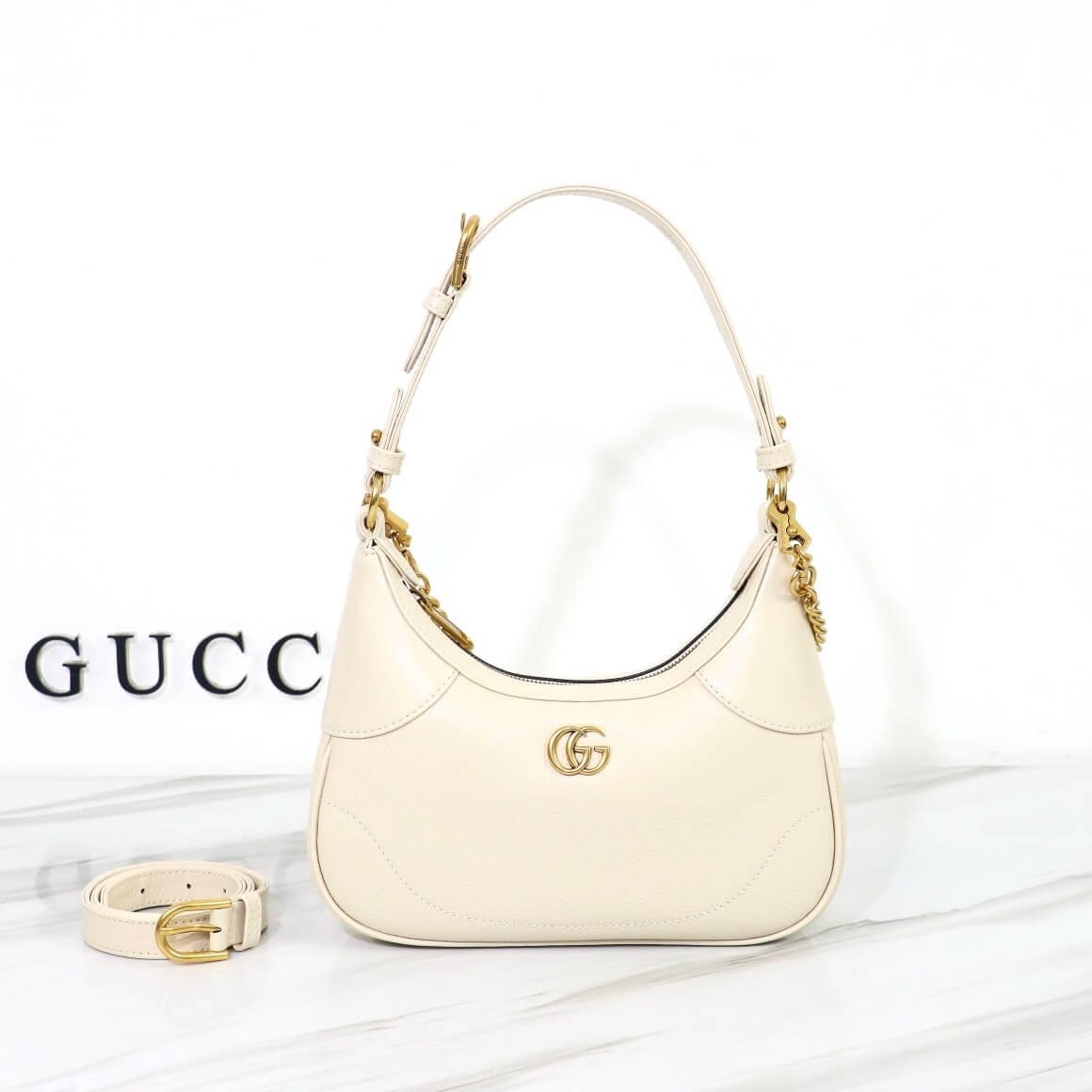 G*u*i aphrodite small shoulder bag