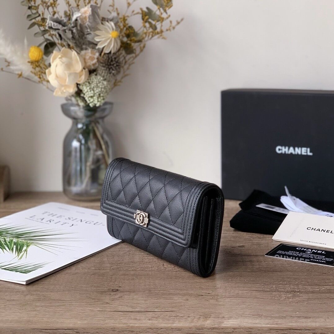 Ch*el classic long wallet