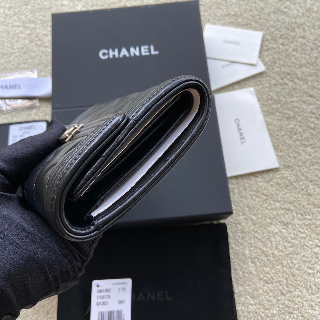 Ch*el boy long wallet