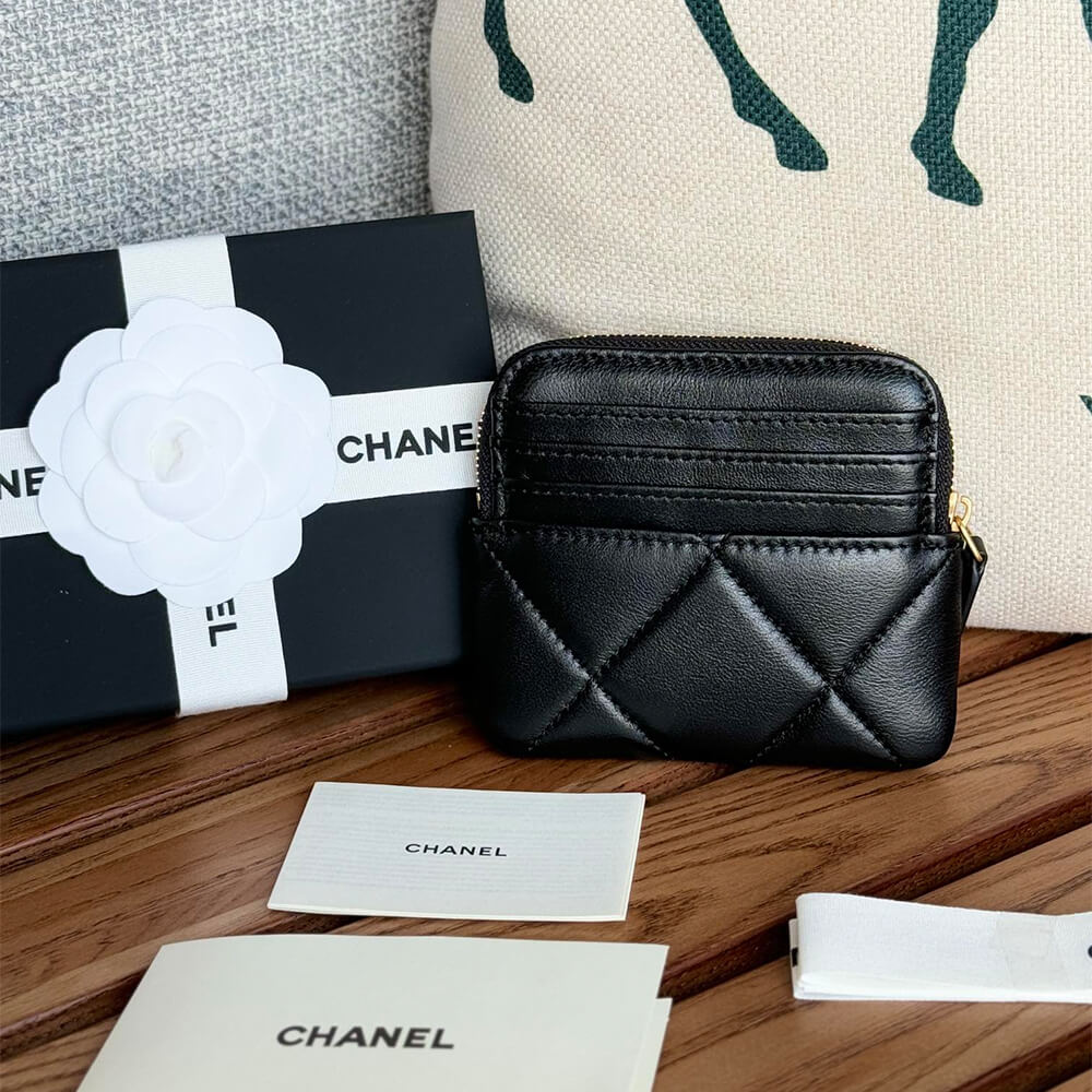 Ch*el 19 zipped coin purse