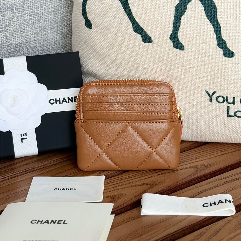 Ch*el 19 zipped coin purse