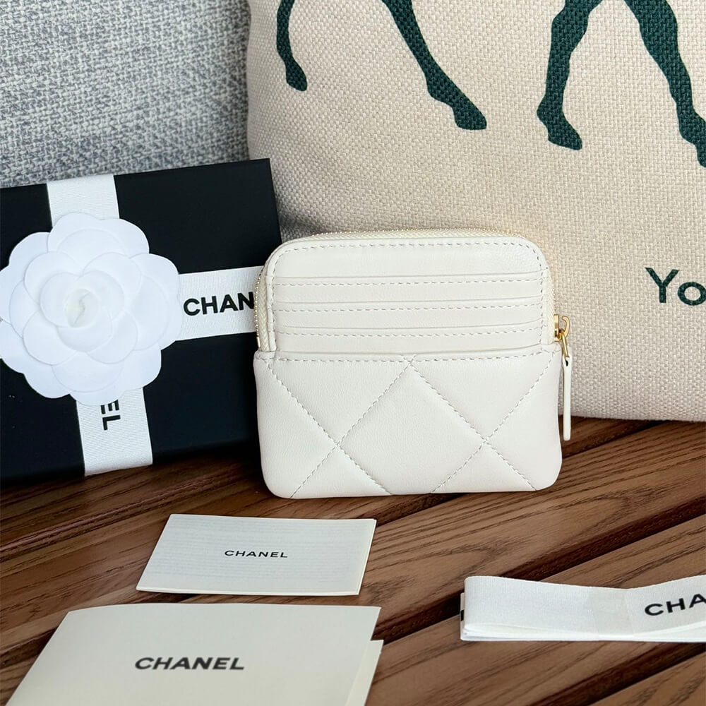 Ch*el 19 zipped coin purse