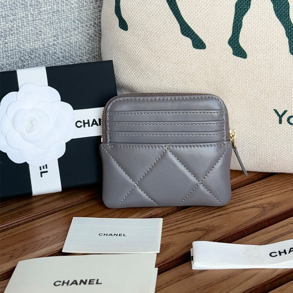 Ch*el 19 zipped coin purse