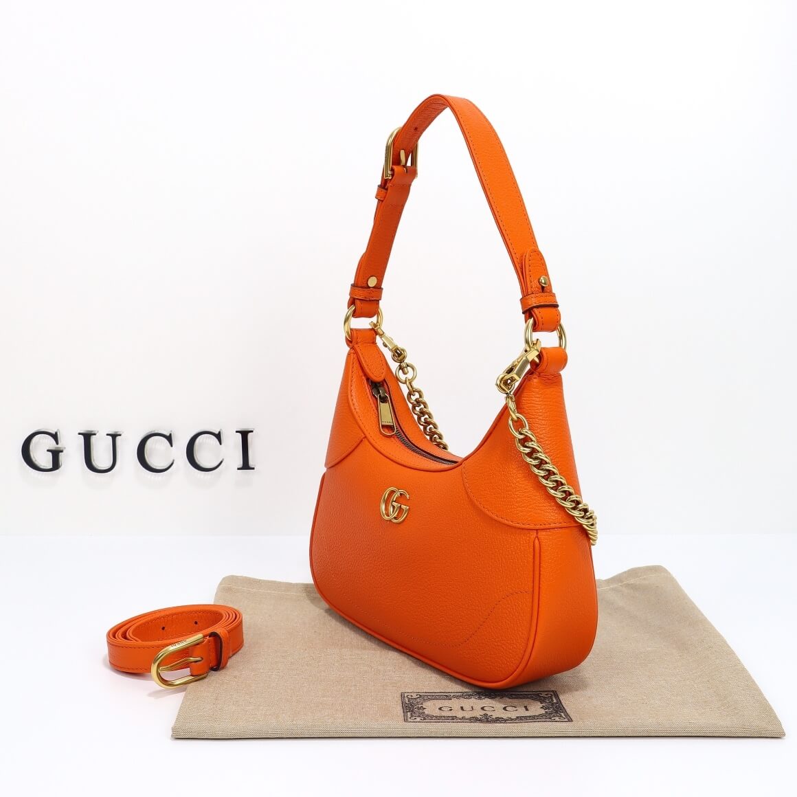 G*u*i aphrodite small shoulder bag