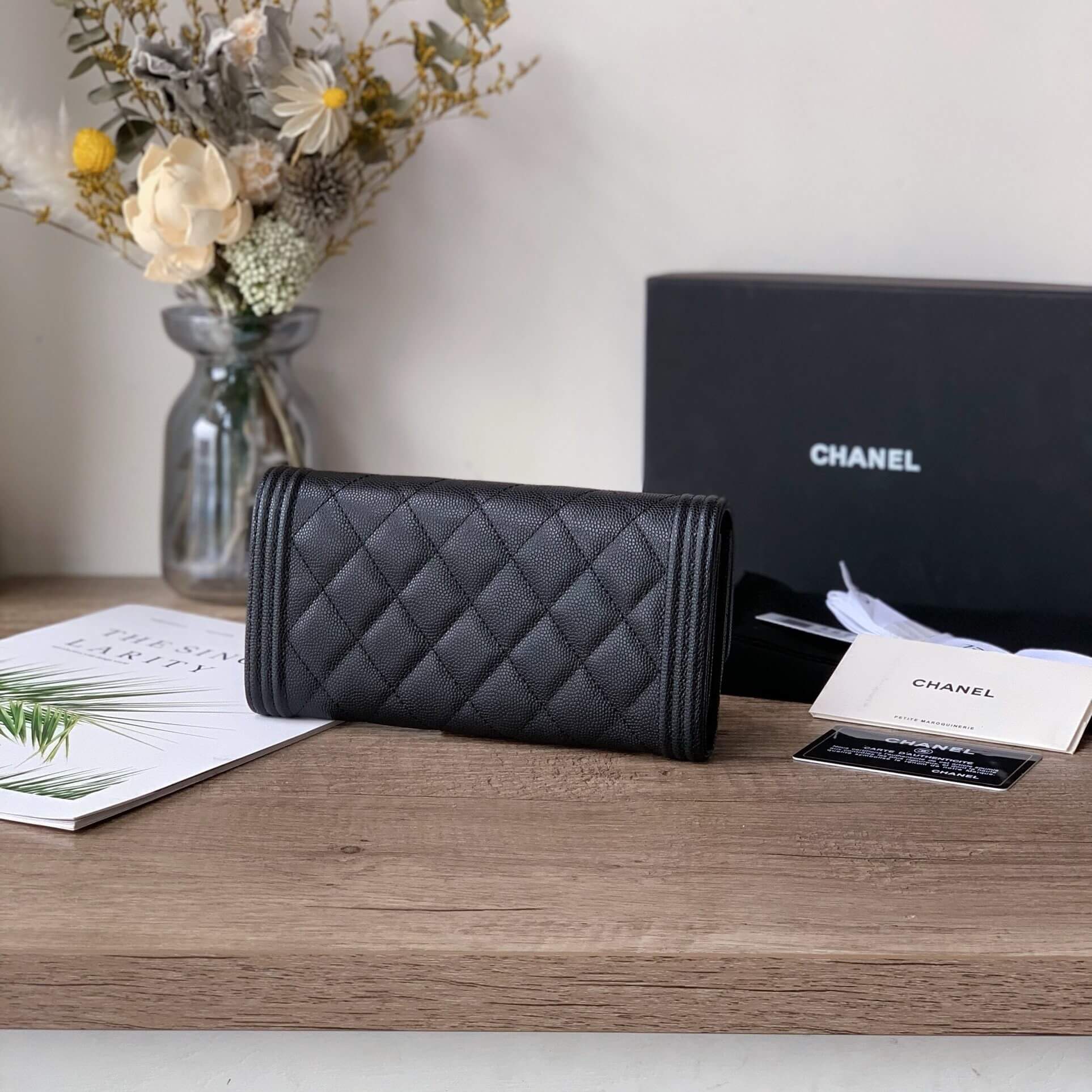 Ch*el classic long wallet