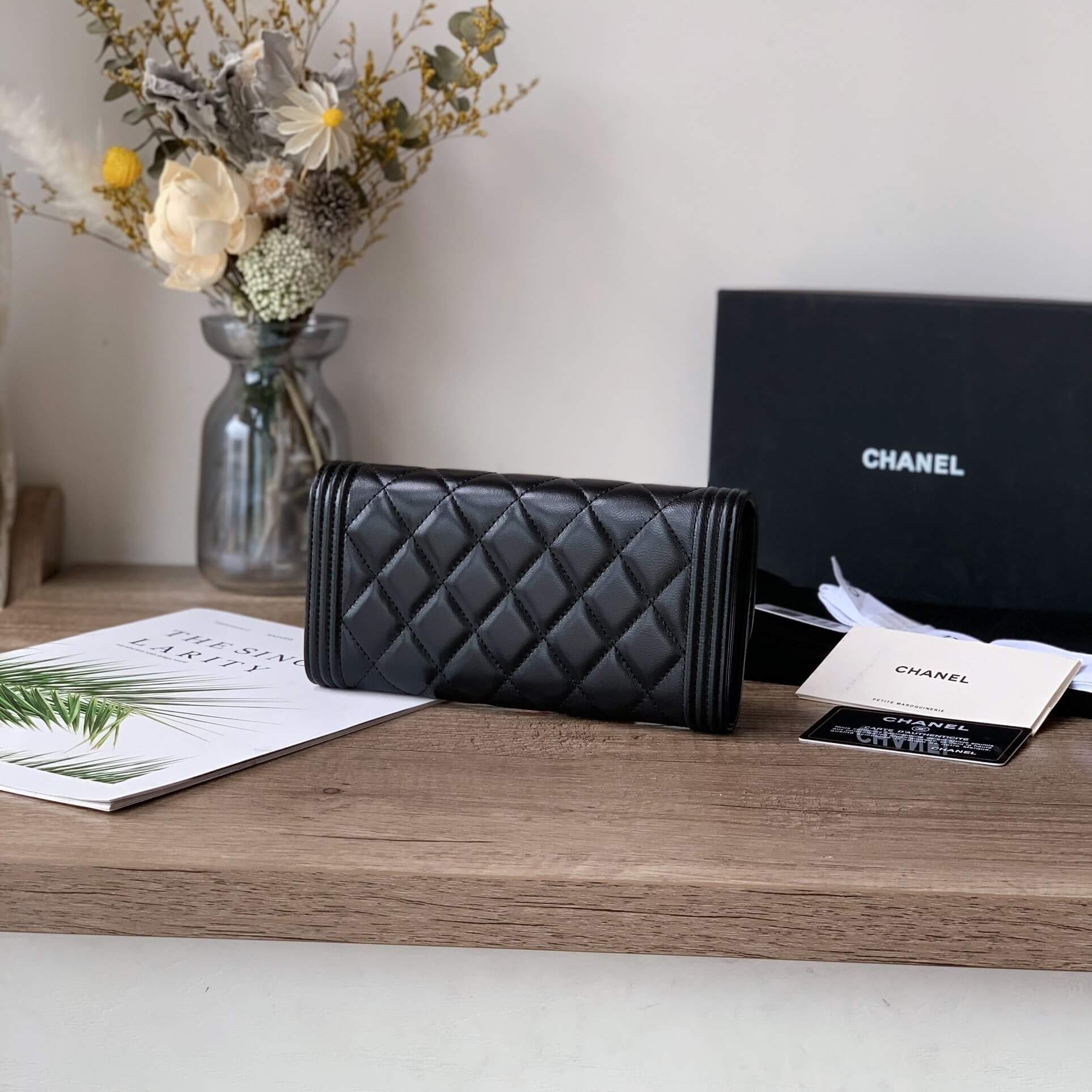 Ch*el classic long wallet