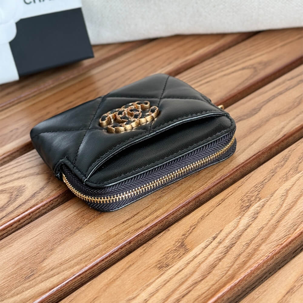 Ch*el 19 zipped coin purse