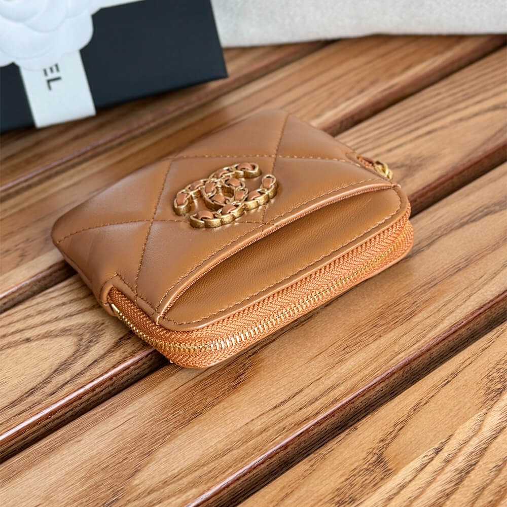 Ch*el 19 zipped coin purse