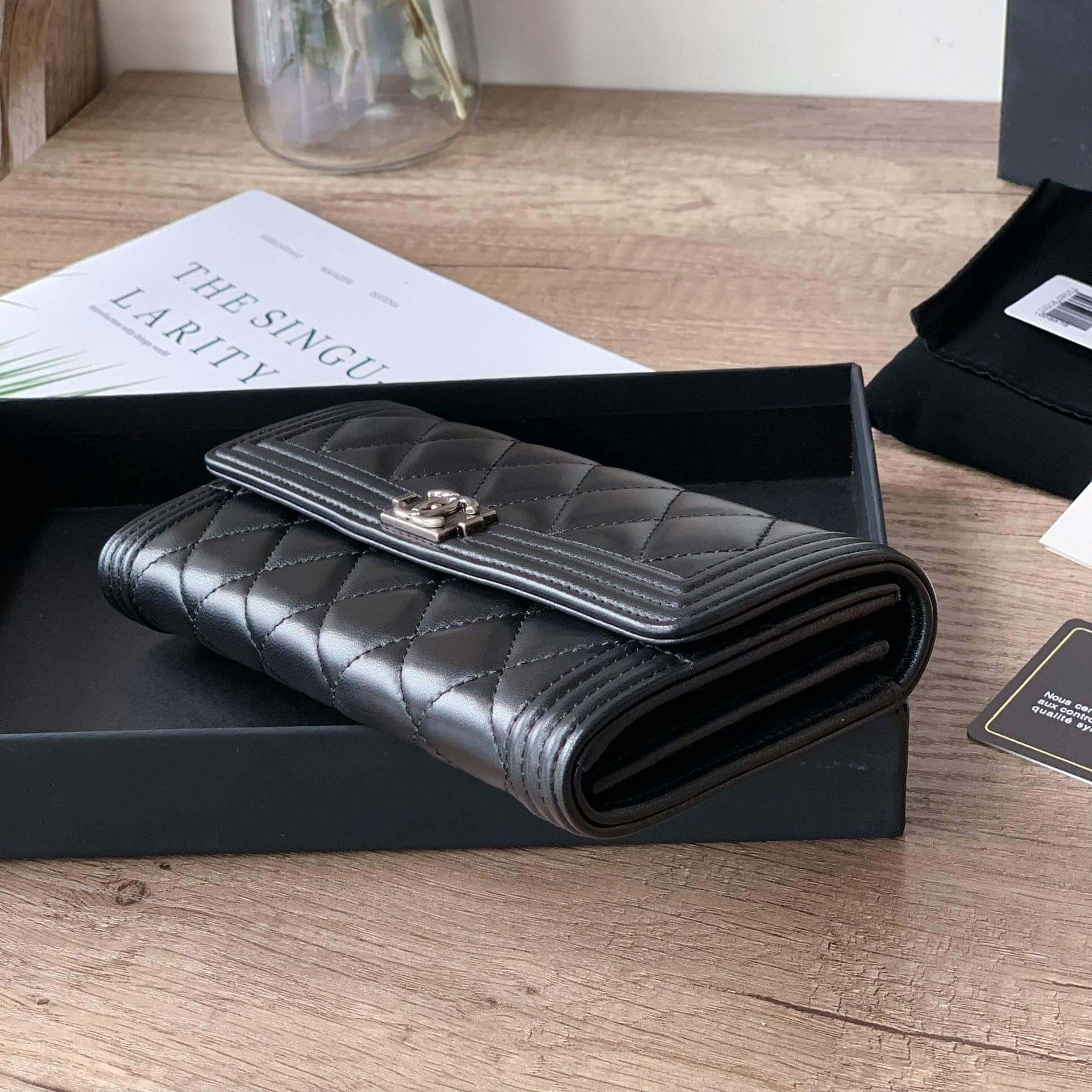 Ch*el classic long wallet