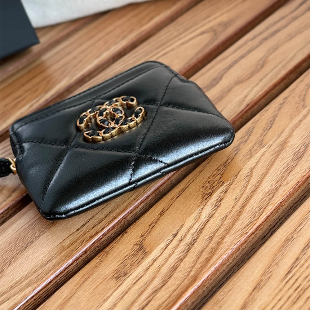 Ch*el 19 zipped coin purse