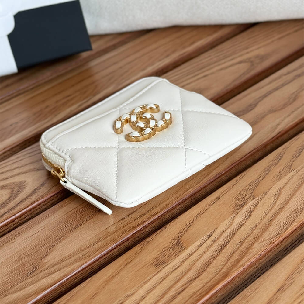 Ch*el 19 zipped coin purse