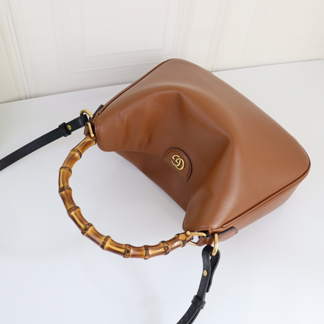 G*u*i diana medium shoulder bag