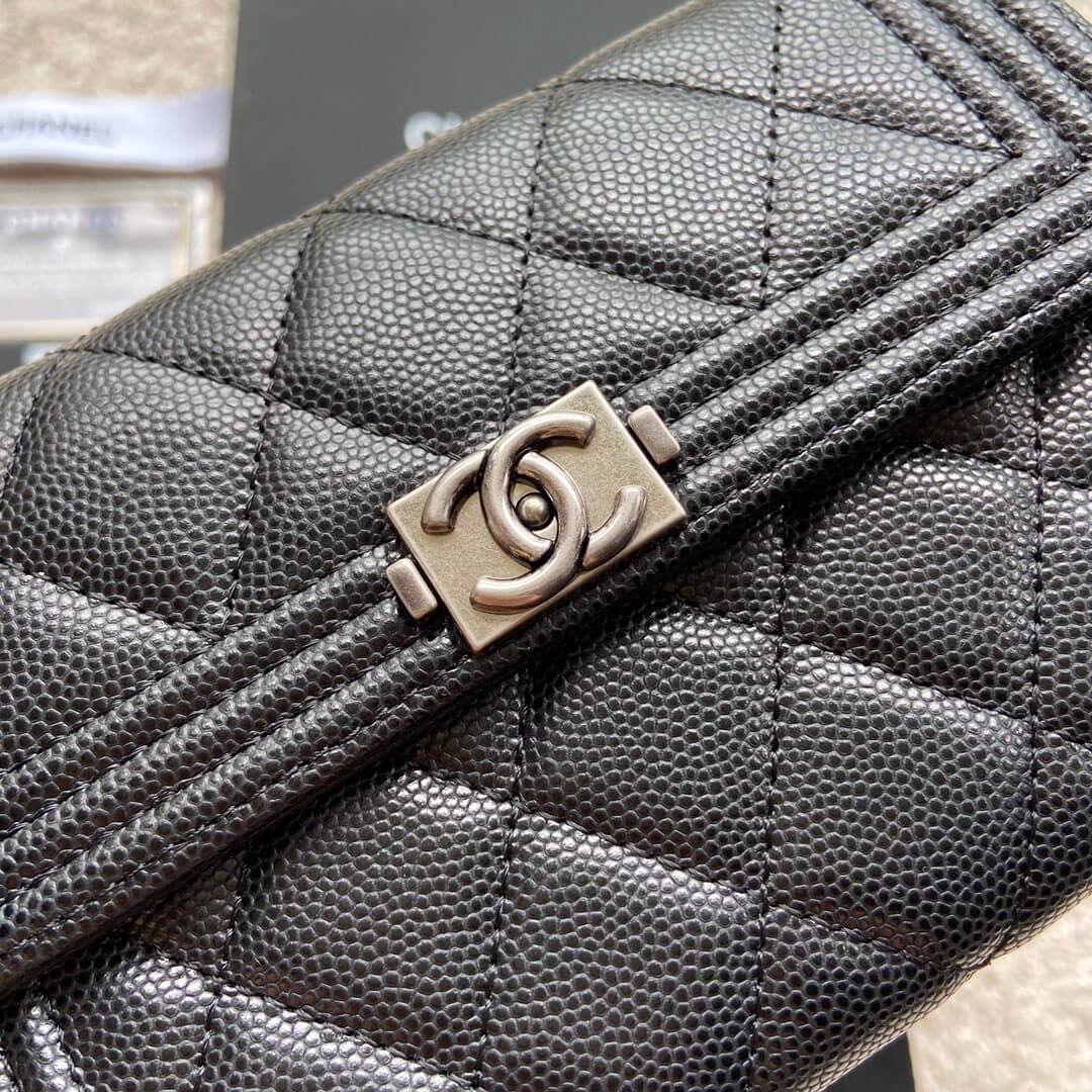 Ch*el boy long wallet