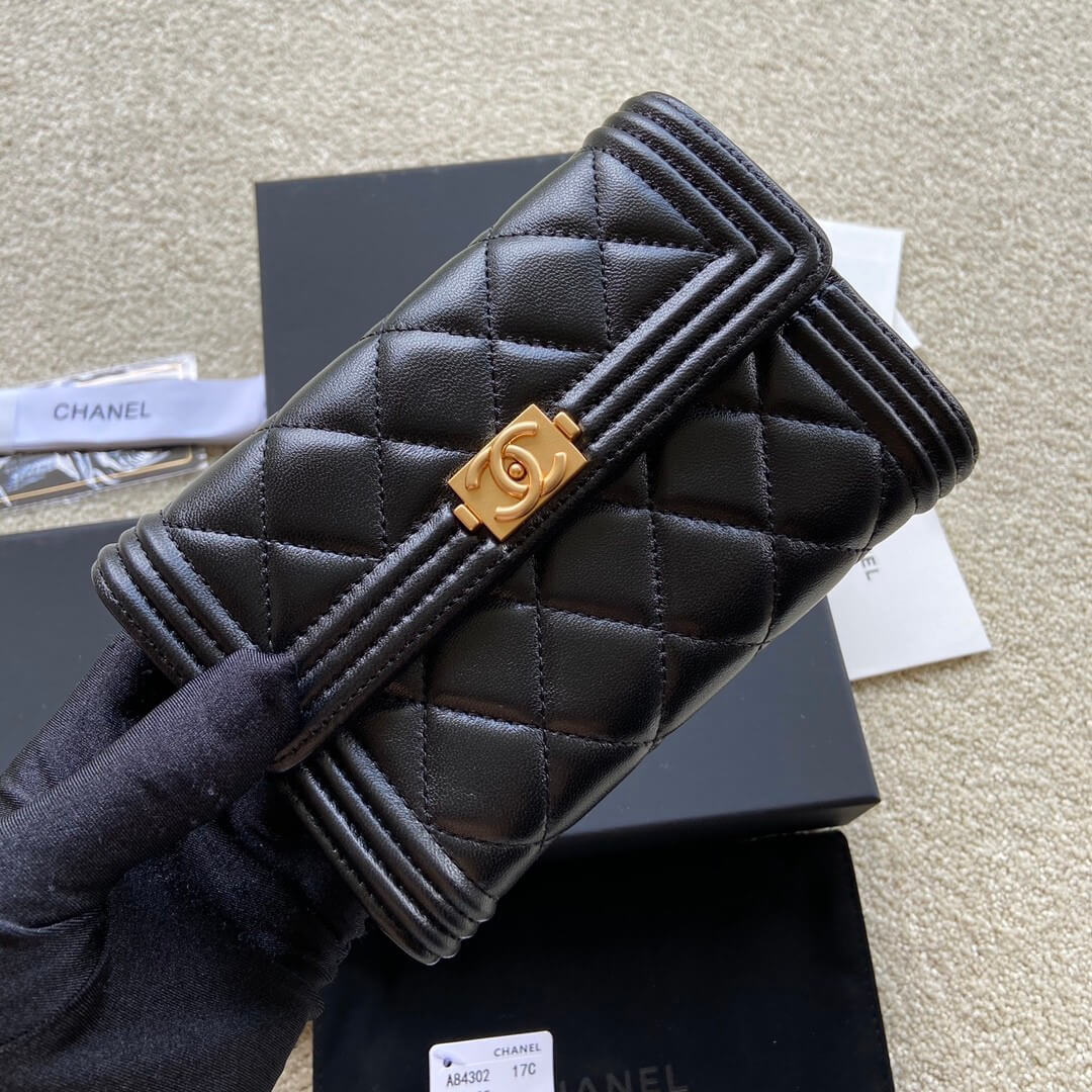 Ch*el boy long wallet