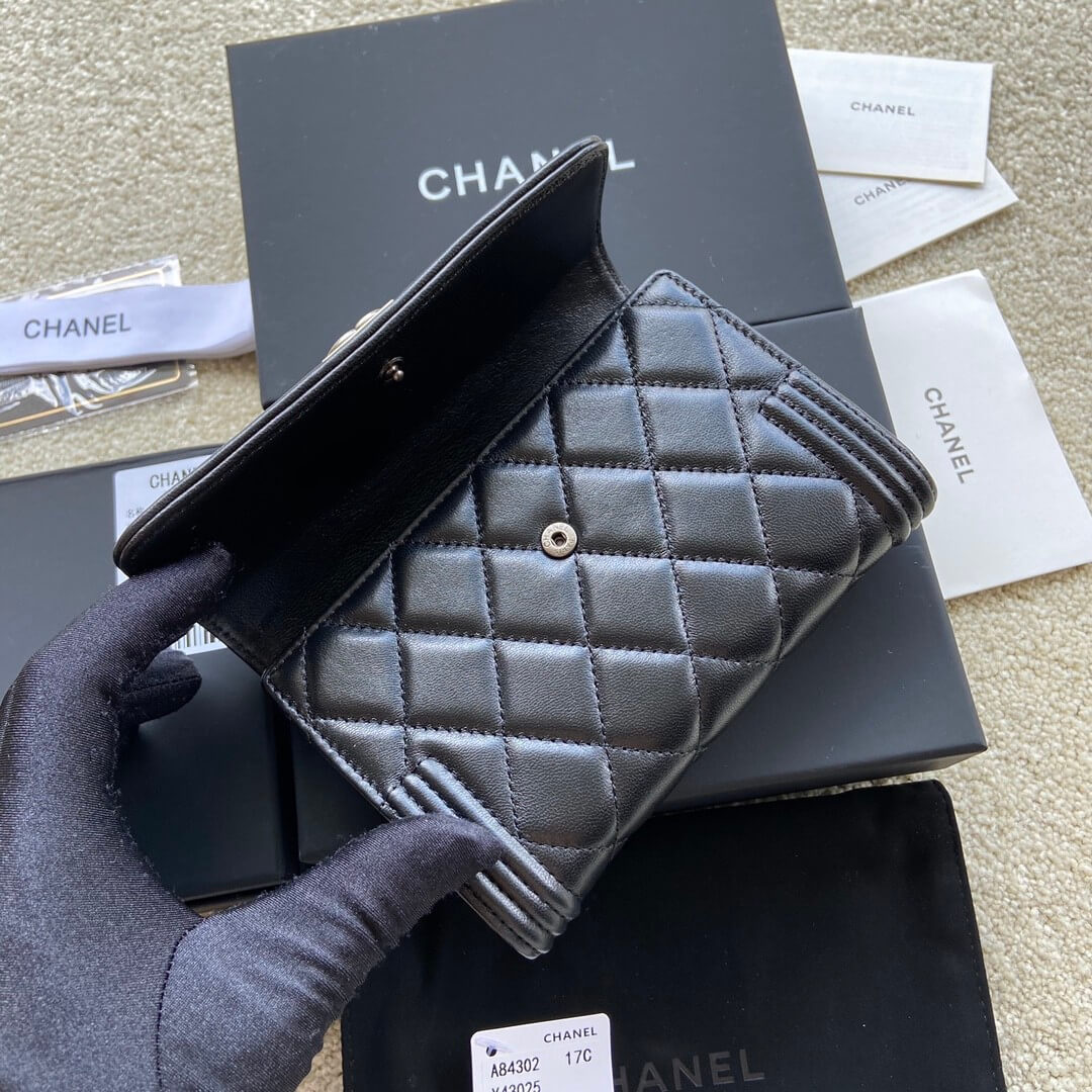 Ch*el boy long wallet