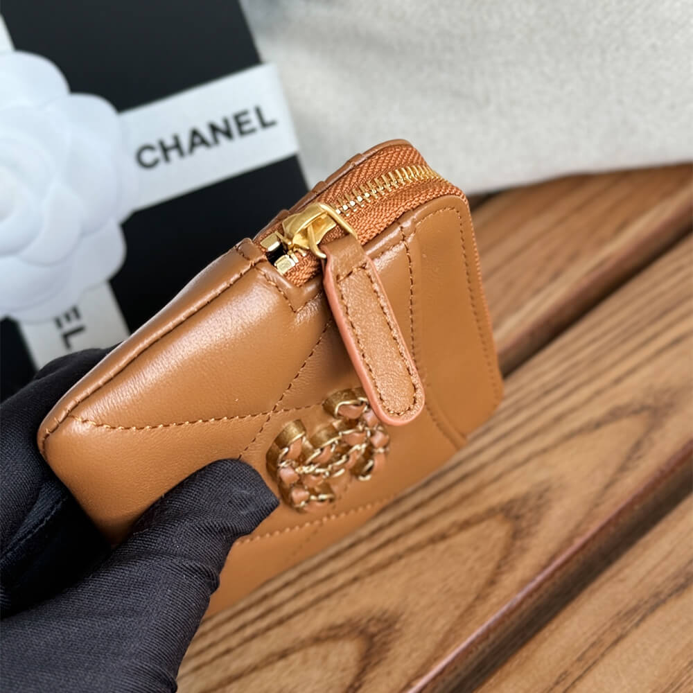 Ch*el 19 zipped coin purse