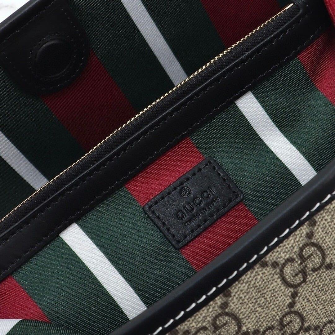 GG Emblem small shoulder bag
