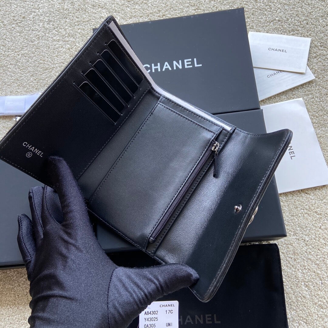 Ch*el boy long wallet