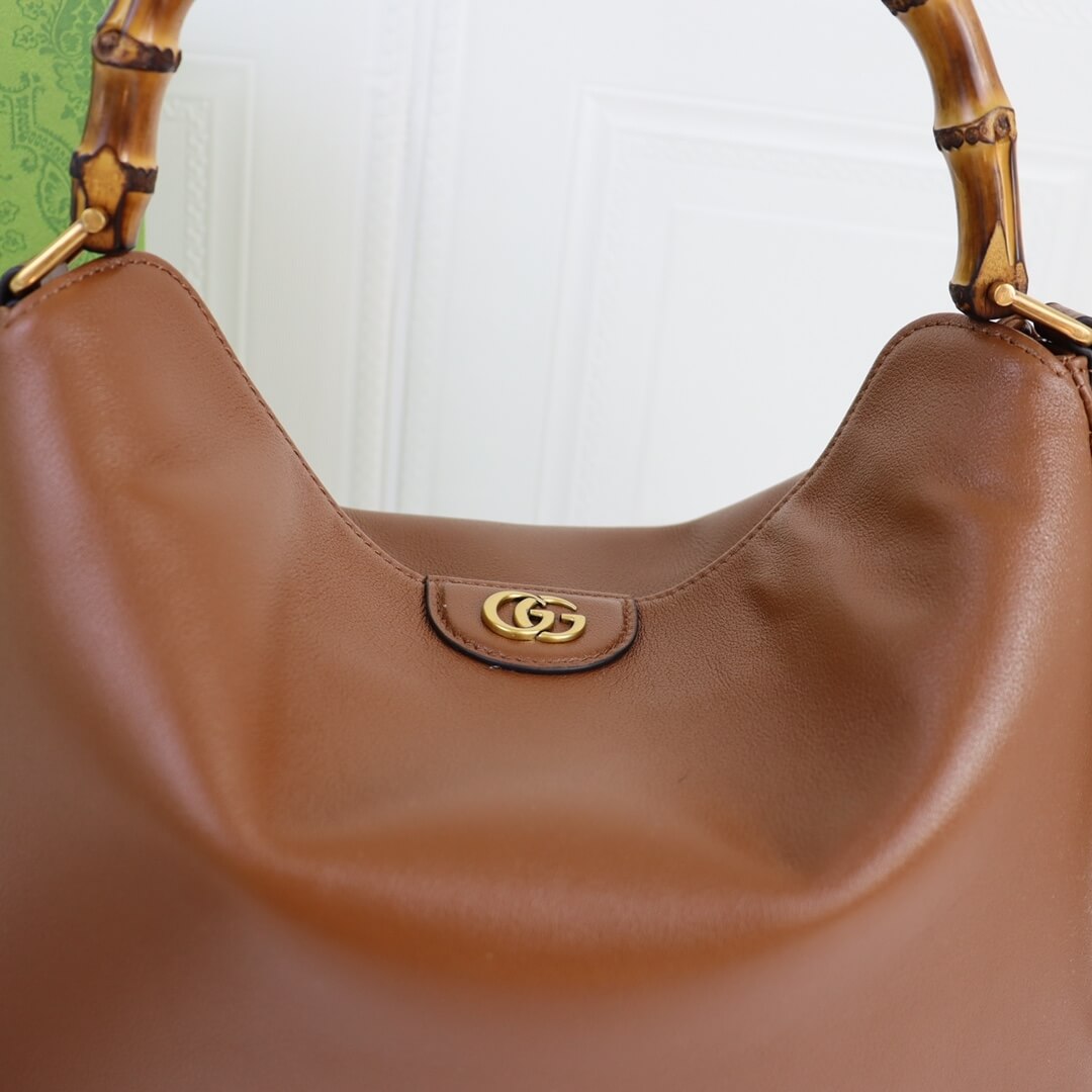 G*u*i diana medium shoulder bag