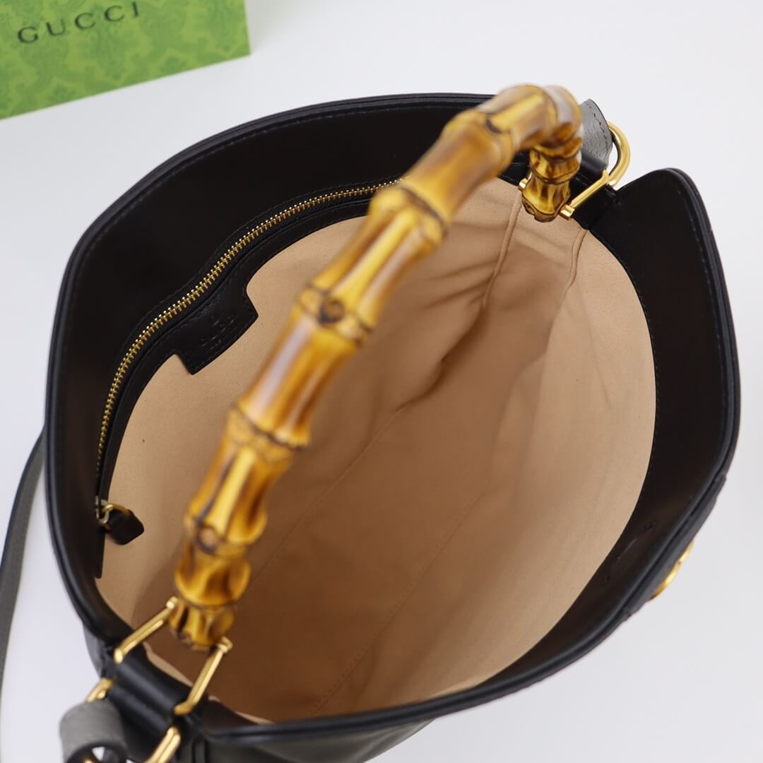 G*u*i diana medium shoulder bag